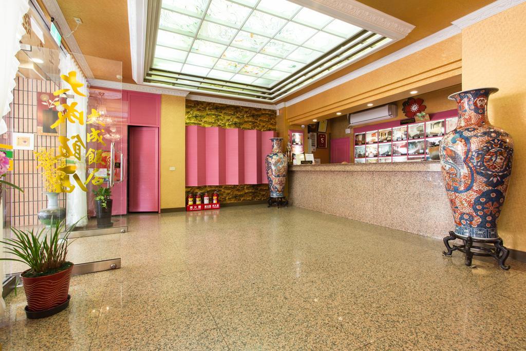 Day Chen Hotel Yilan Exterior foto